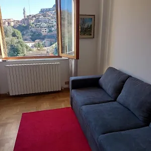 https://la-finestra-su-siena.it-tuscanyhotel.com